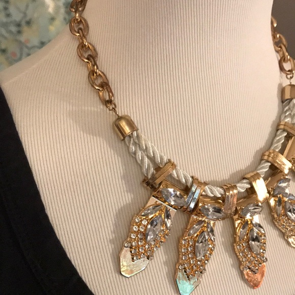 Statement necklace - Picture 2 of 4